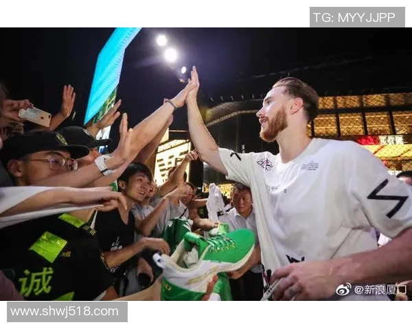 假装足球明星连麦视频挑战赛引发热潮网友纷纷模仿争相参与互动盛况